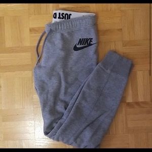 Nike jogging pants
